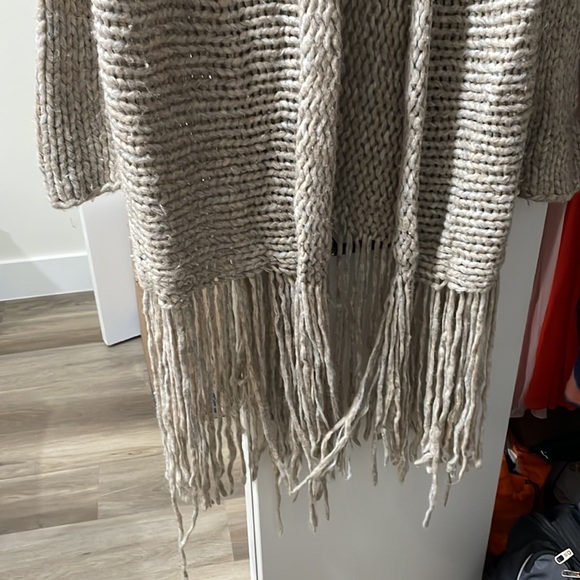 Fringe Long Sweater - Picture 2 of 5